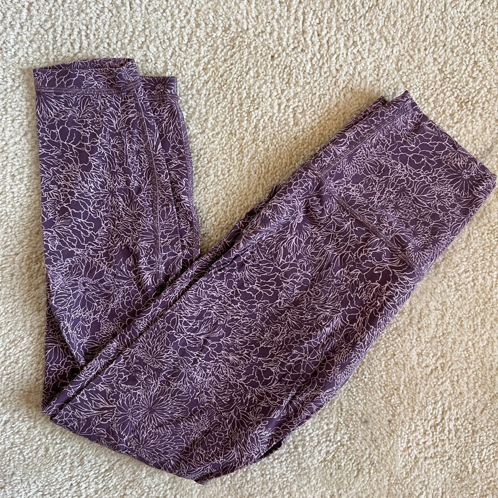Lululemon leggings size 6
